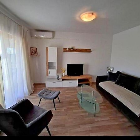 Apartments Sanja Povljana Eksteriør bilde