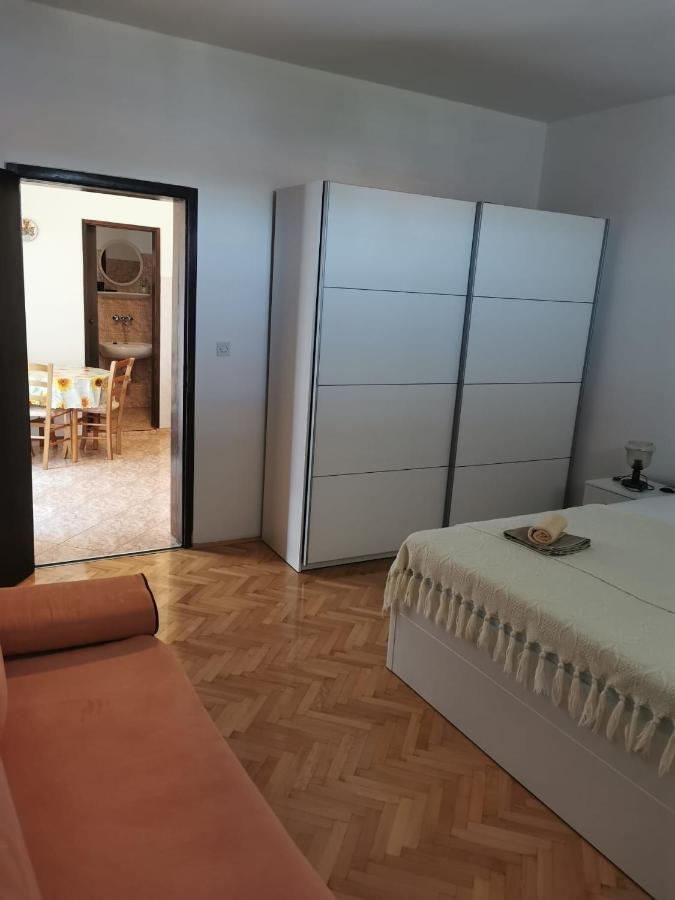 Apartments Sanja Povljana Eksteriør bilde