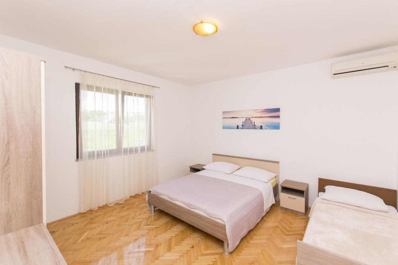 Apartments Sanja Povljana Eksteriør bilde