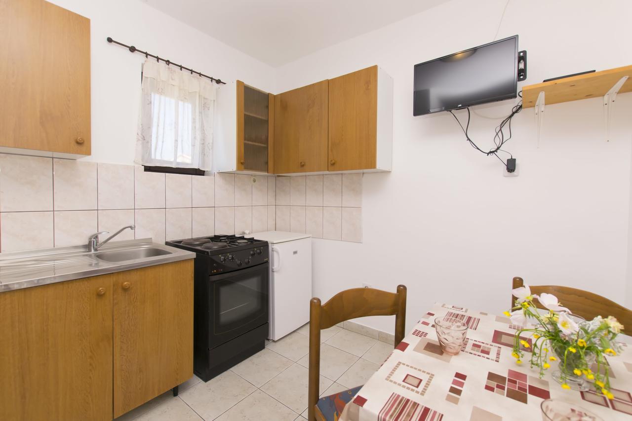 Apartments Sanja Povljana Eksteriør bilde